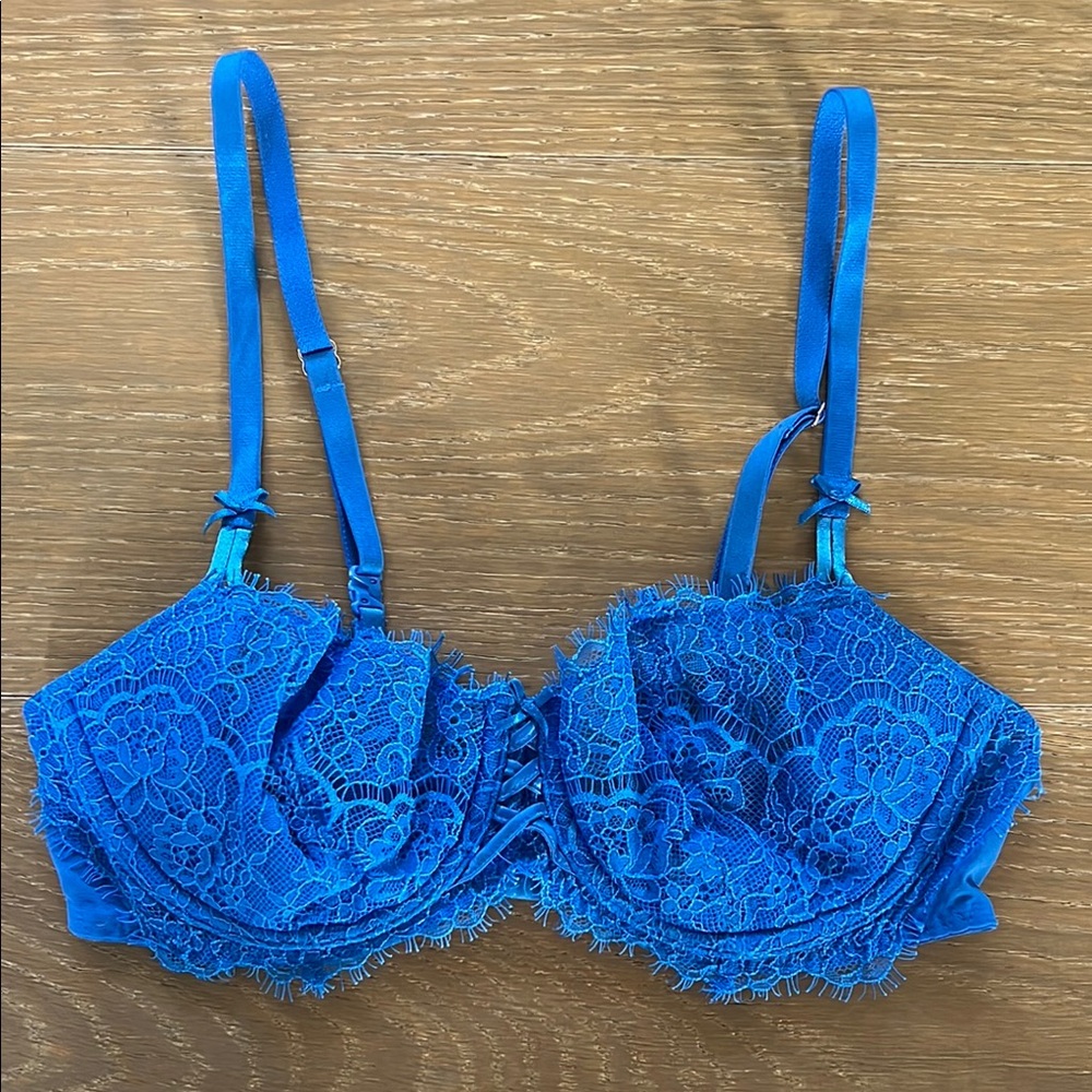 Victoria’s Secret Dream Angels Push Up Without Padding Blue Lace Underwire Bra